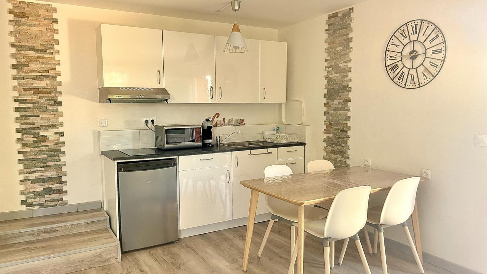 2 Hebergements - 10 Couchages - Parking, Piscine, Jacuzzi - Convivialite Roquebrune-sur Argens Exteriér fotografie